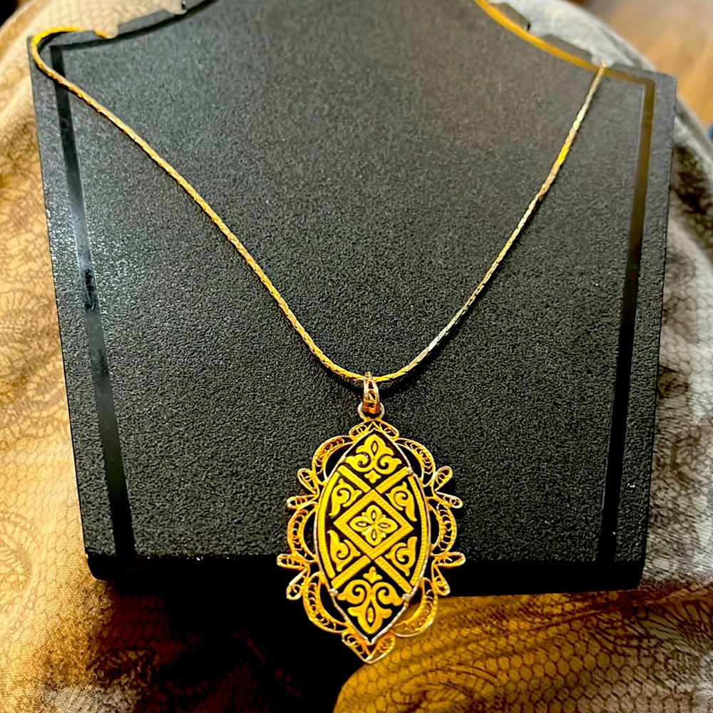 Vintage beautiful long chain necklace with pendant. Chain with clasp.gold filled